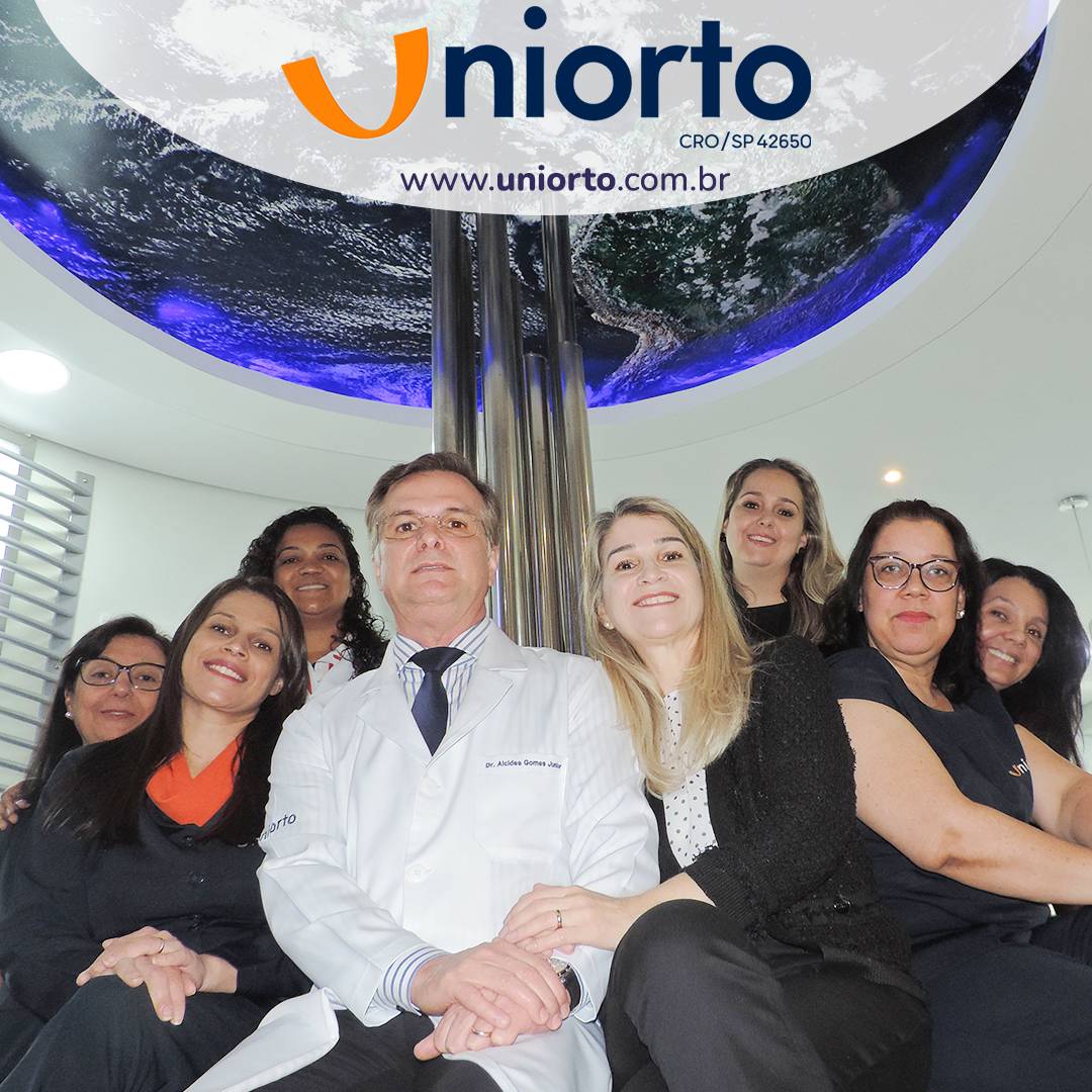 Equipe da Uniorto Ortodontia reunida na clínica